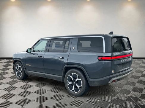 Used 2023 Rivian R1S Launch Edition image 5