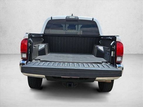 Used 2019 Toyota Tacoma SR5 RWD image 7