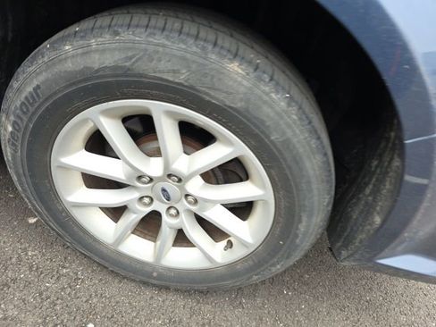 Used 2019 Ford Flex SE image 11