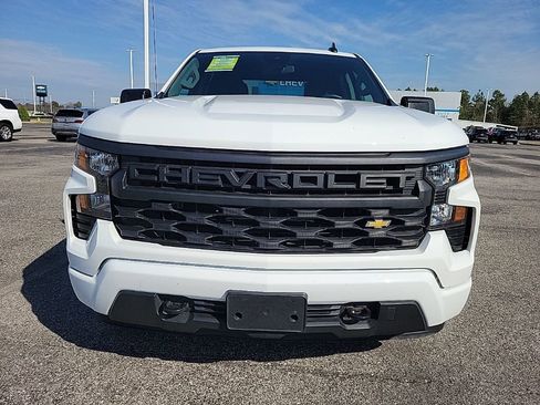 Used 2024 Chevrolet Silverado 1500 Custom image 2