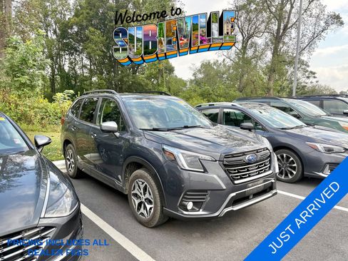 Used 2023 Subaru Forester Premium AWD/4WD image 1