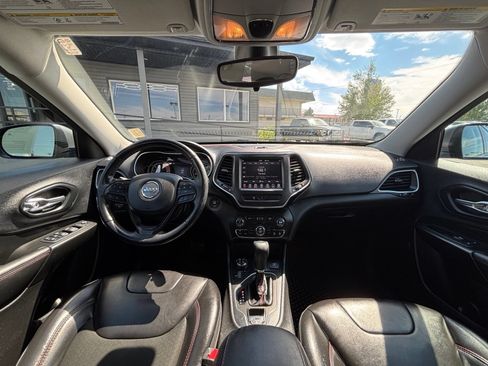 Used 2019 Jeep Cherokee Trailhawk w/ Cold Weather Group AWD/4WD image 21