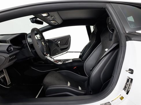 Used 2020 Lamborghini Huracan EVO AWD/4WD image 15