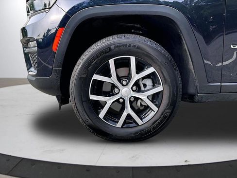 Certified 2023 Jeep Grand Cherokee Limited AWD/4WD image 33
