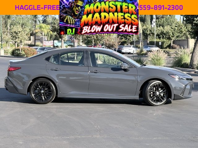 Used 2026 Toyota Camry SE FWD image 4
