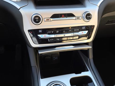 Used 2021 Ford Explorer XLT w/ Class III Trailer Tow Package image 25