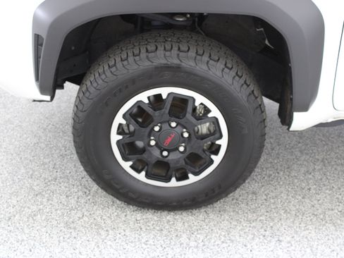 Used 2025 Toyota Tacoma TRD Off-Road AWD/4WD image 11