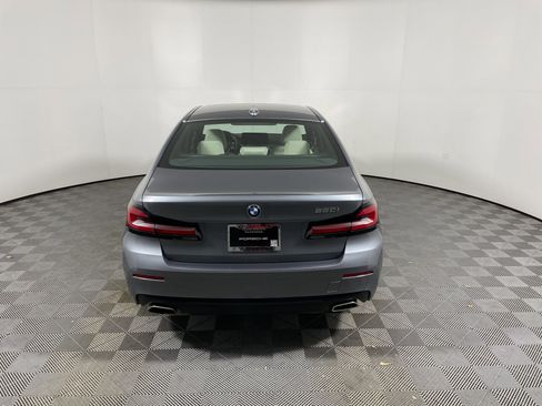 Used 2022 BMW 530i w/ Premium Package image 4