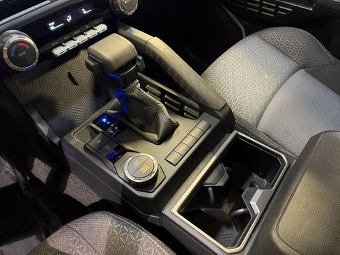 Used 2025 Toyota 4Runner SR5 image 40