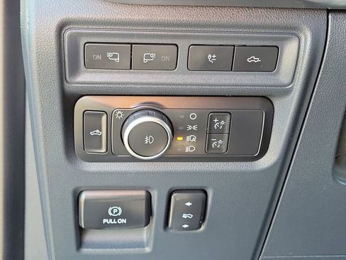 Certified 2022 Ford F150 Lariat w/ Equipment Group 502A High image 16