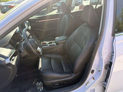 Certified 2024 Nissan Altima 2.5 SR w/ SR Premium Package FWD image 20