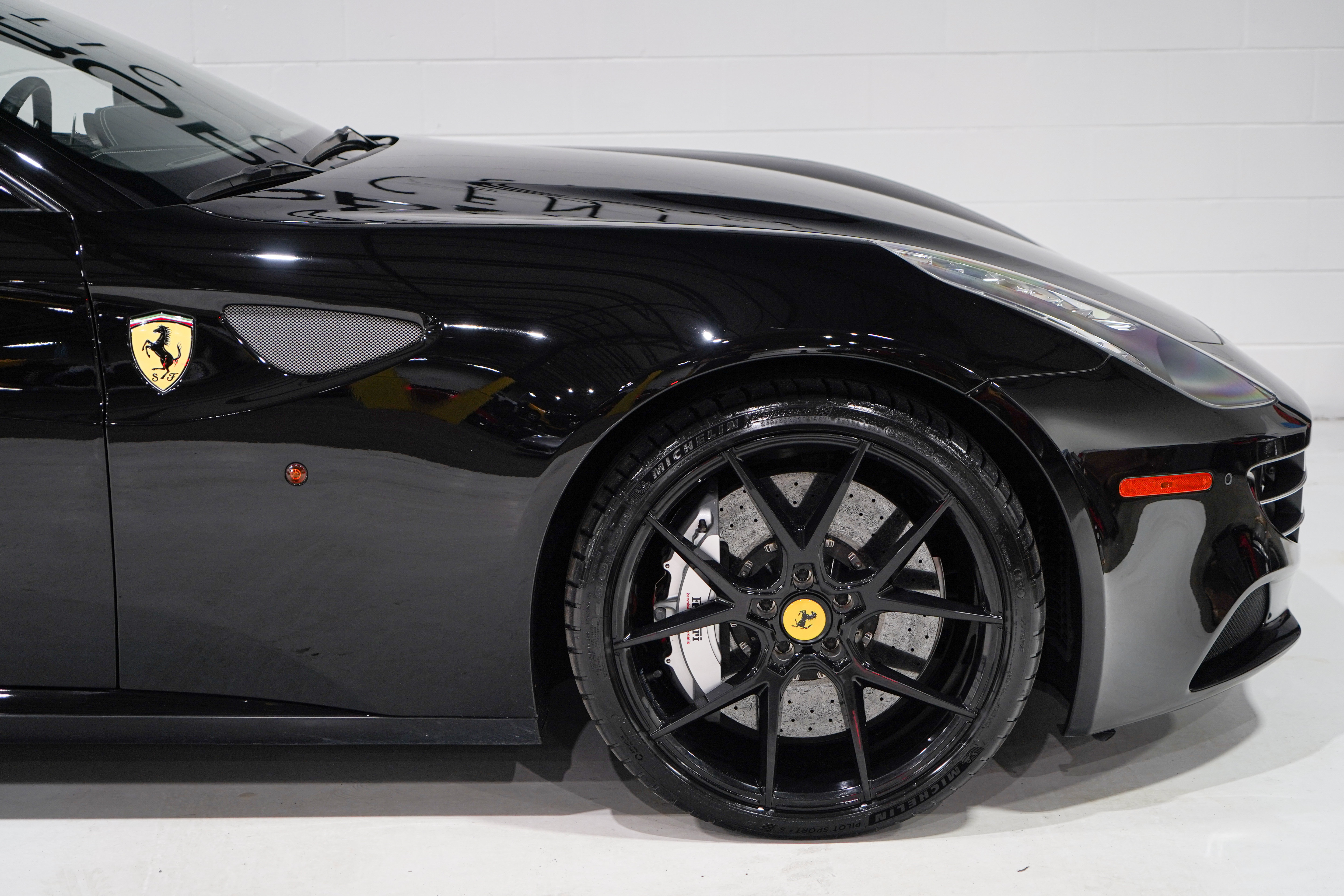 Used 2014 Ferrari FF AWD/4WD image 21