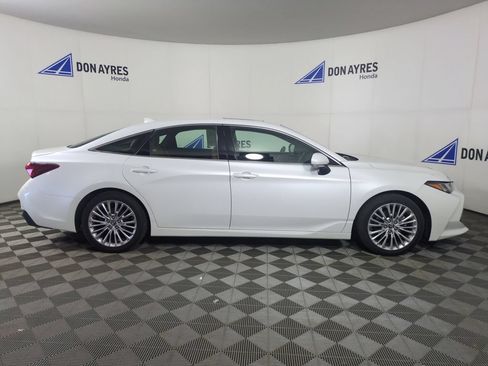 Used 2020 Toyota Avalon Limited w/ All Weather Liner Package FWD image 9