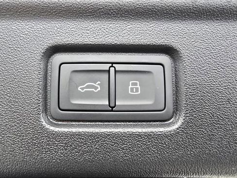 New 2025 Audi A6 e-tron Premium Plus image 16