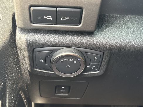 Used 2018 Ford F150 Raptor w/ Equipment Group 802A Luxury AWD/4WD image 12