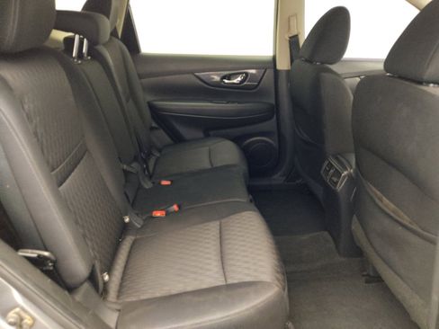 Used 2019 Nissan Rogue SV FWD image 19