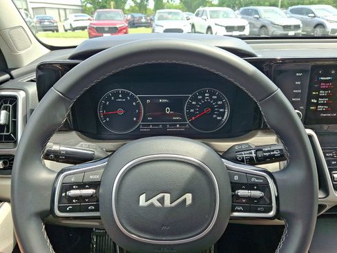 Certified 2023 Kia Sorento S w/ Panoramic Sunroof Package AWD/4WD image 20