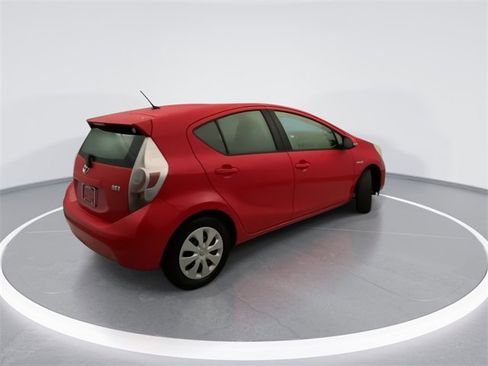 Used 2013 Toyota Prius C image 4