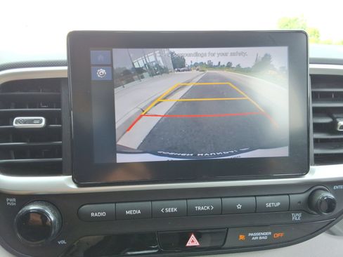 Used 2023 Hyundai Venue SEL FWD image 16