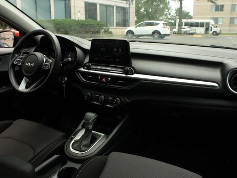 Used 2024 Kia Forte LXS FWD image 25