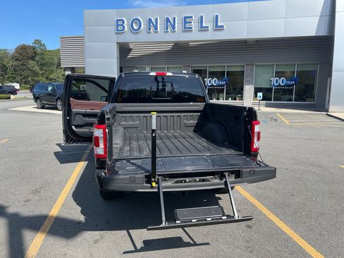 Used 2022 Ford F150 Lariat w/ Equipment Group 502A High image 9