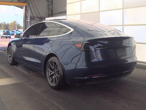 Used 2018 Tesla Model 3 Long Range RWD image 4