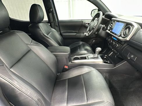Used 2023 Toyota Tacoma Limited image 15