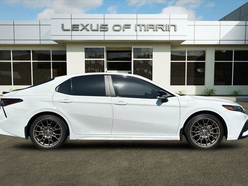 Used 2023 Toyota Camry SE FWD image 7