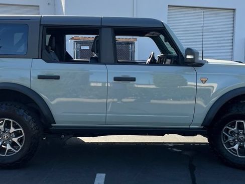 Used 2024 Ford Bronco Badlands AWD/4WD image 3