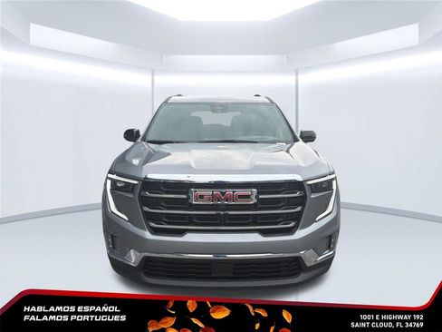 Certified 2026 GMC Acadia Elevation w/ Elevation Premium Package FWD image 9