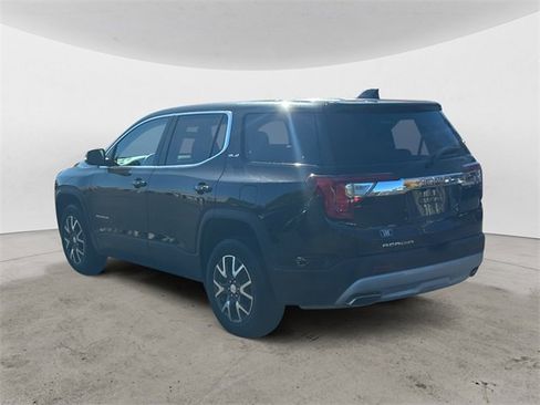 Used 2023 GMC Acadia SLE image 3