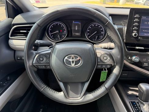Used 2022 Toyota Camry SE image 17