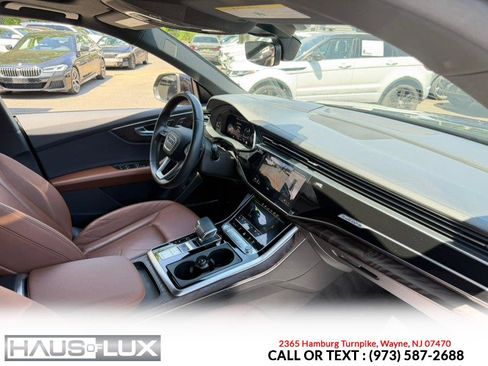 Used 2020 Audi Q8 Prestige w/ Prestige Package AWD/4WD image 4