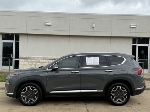 Used 2022 Hyundai Santa Fe Limited FWD image 3