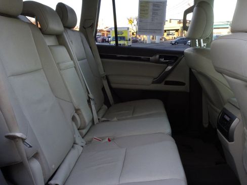 Used 2016 Lexus GX 460 image 15