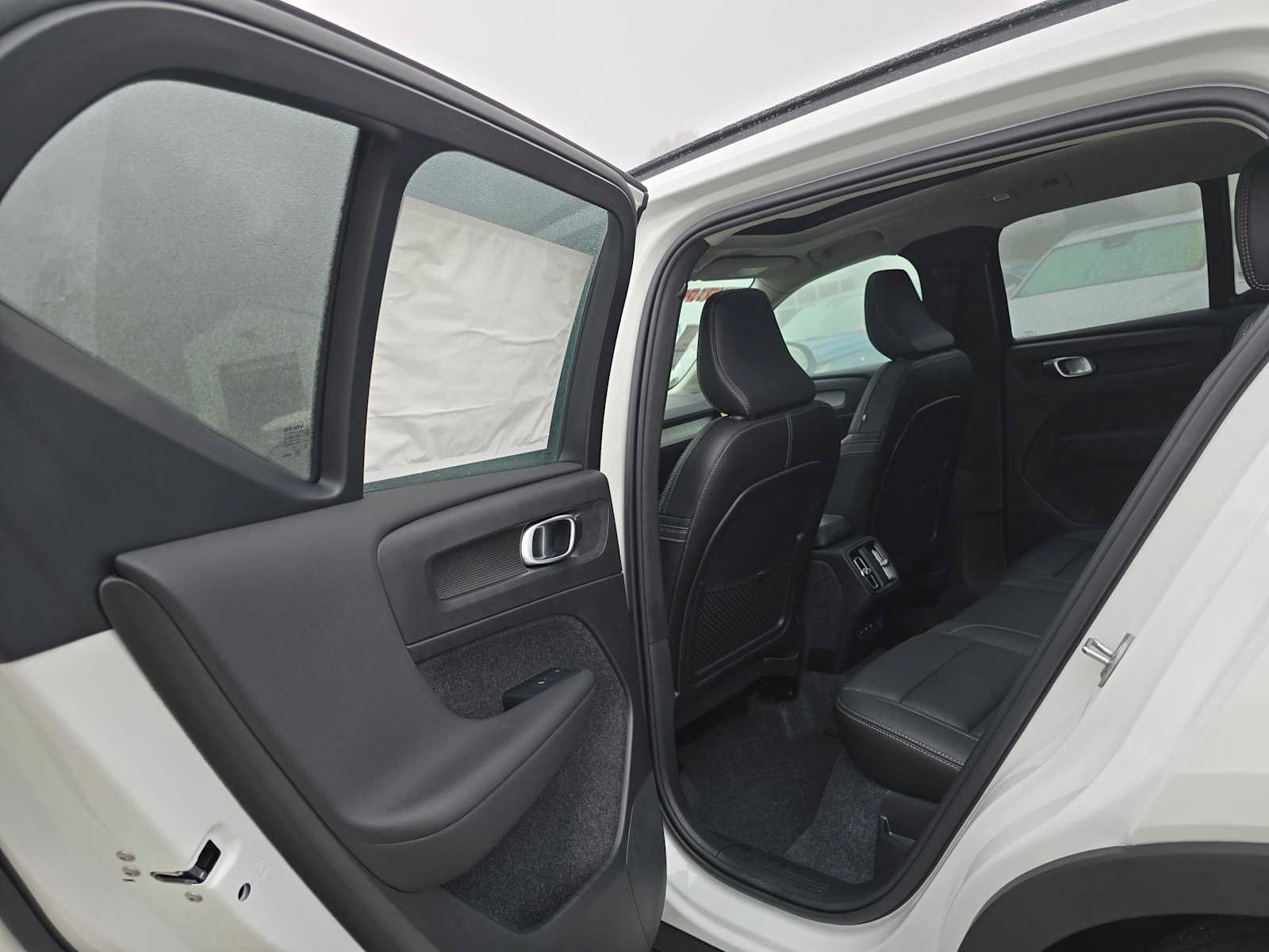 Used 2026 Volvo XC40 B5 Plus w/ Protection Package Premier AWD/4WD image 16