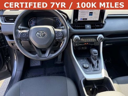 Used 2025 Toyota RAV4 LE AWD/4WD image 17