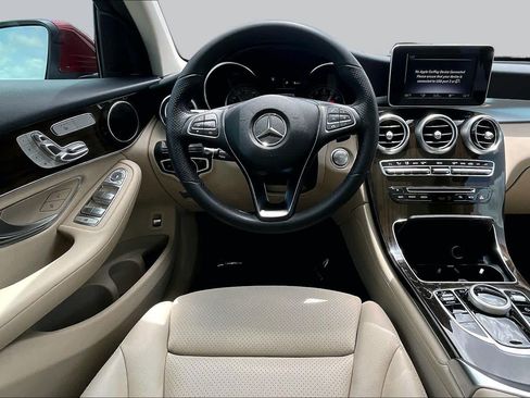 Used 2019 Mercedes-Benz GLC 300 image 6