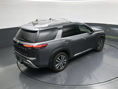 Used 2022 Nissan Pathfinder Platinum w/ Cargo Package FWD image 31