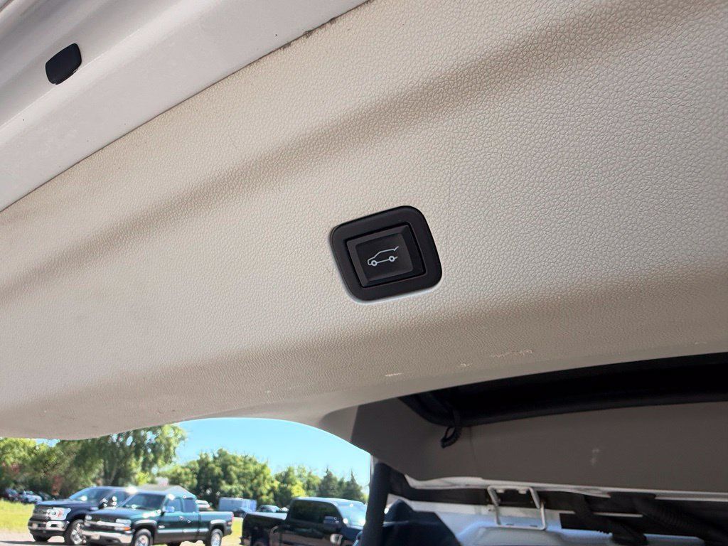Used 2021 Cadillac Escalade Premium Luxury Platinum AWD/4WD image 26