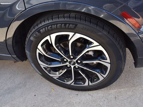 Used 2024 Lincoln Nautilus Reserve w/ Equipment Group 203A image 10