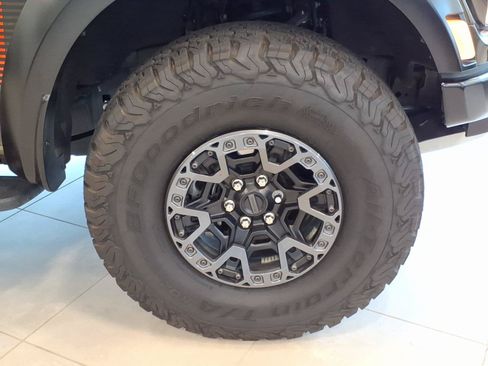 Used 2025 Ford F150 Raptor w/ Equipment Group 803A Raptor R AWD/4WD image 9