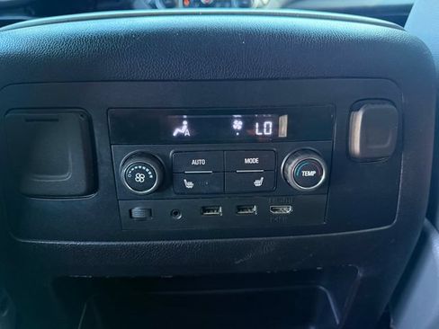 Used 2020 Chevrolet Suburban LT AWD/4WD image 10