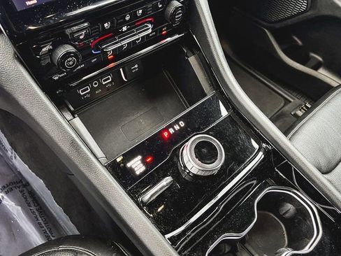 Used 2023 Jeep Grand Cherokee Limited w/ Luxury Tech Group II image 17