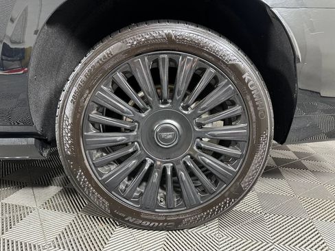Used 2021 Cadillac Escalade ESV Sport Platinum AWD/4WD image 12