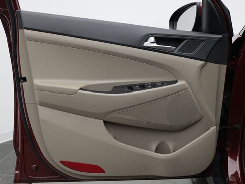 Used 2019 Hyundai Tucson Value FWD image 14
