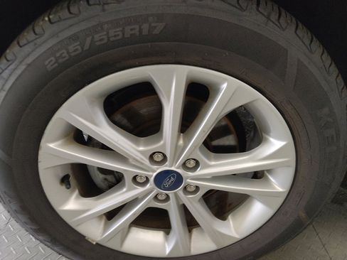 Used 2019 Ford Escape SE FWD image 31