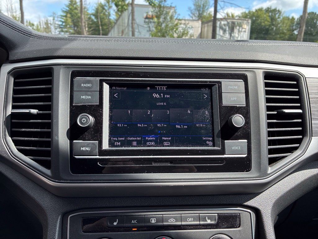 Used 2023 Volkswagen Atlas Cross Sport SE AWD/4WD image 19