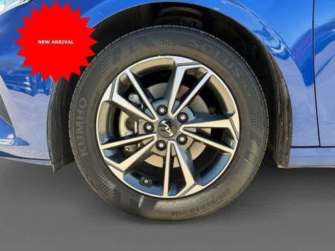 Used 2023 Kia Forte LXS image 9