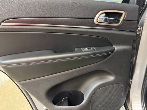 Used 2015 Jeep Grand Cherokee Limited image 15